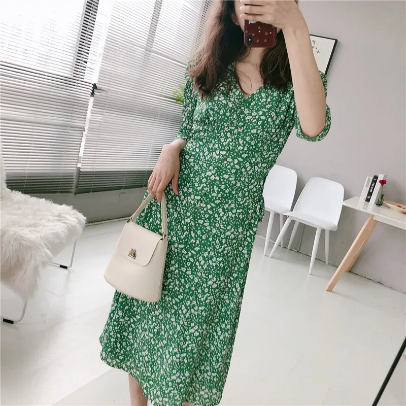 

2019 Summer Floral Dress Retro V Neck Slim Midi Chiffon Dress Lace Up French Elegant Beach Dress Vintage Women Green Sexy Dress