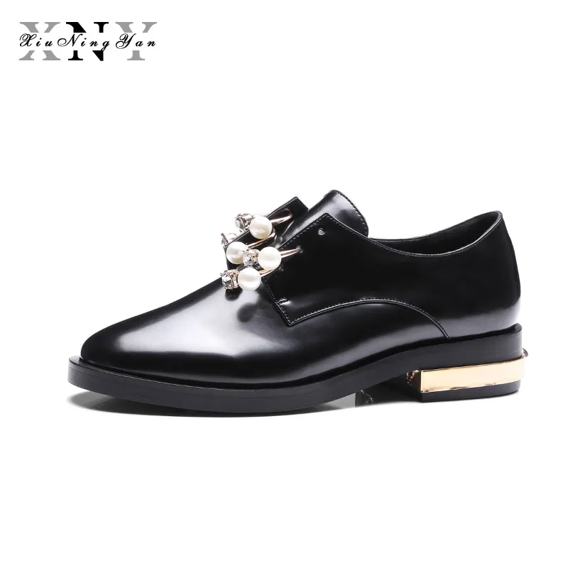 

XIUNINGYAN Genuine Leather Women's Flats Metal Pearl Lace up Autumn Spring Black White Casual Brand Fashion Shoe Plus Size 34-43