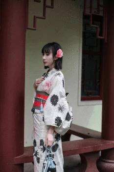 

Ladies Imitation Linen Chemical Fiber Fabric Modified Version of Kimono Bathrobe Set Daisy Stem Traditional Kimono