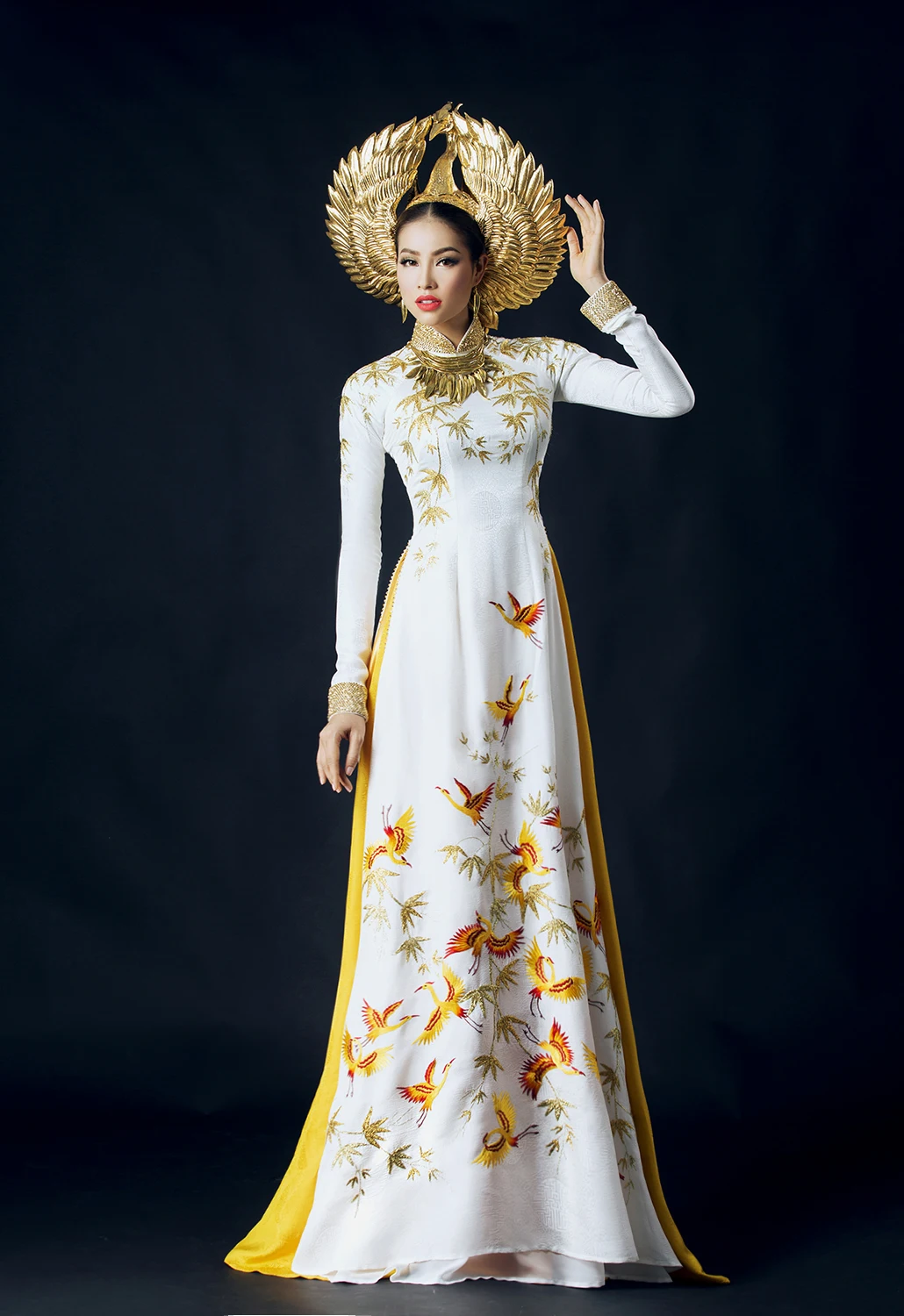 black and gold ao dai