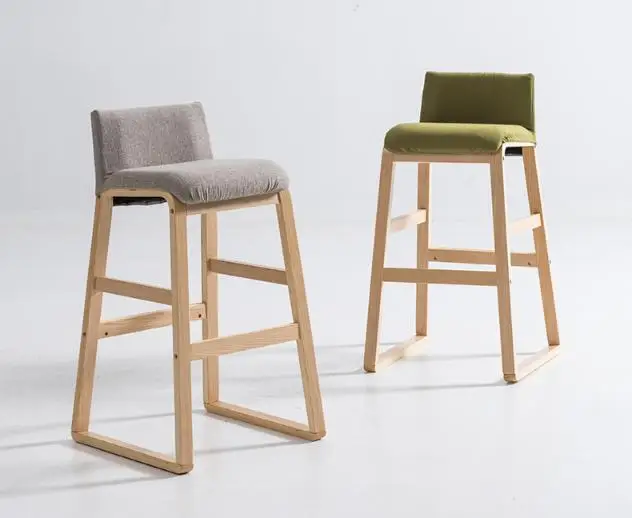 Sgabello Nordic : Sgabello da bar in legno massello nordic moderno e minimalista