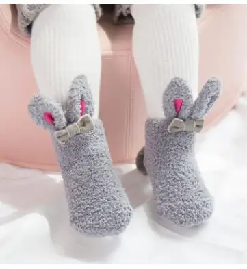 Новые удобные носки-тапочки для девочек очень мягкие пушистые теплые зимние Нескользящие милые носки толстые детские носки из кораллового флиса - Цвет: Gray