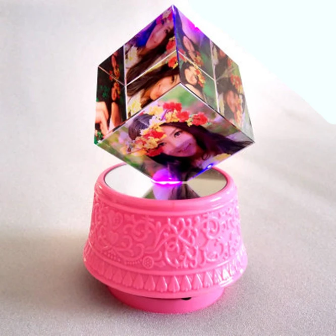 

Hot sale 4 LEDs Colorful Luminous Base Light Rotating Crystal Display Base Stand Holder for Cocktail Crystal music box decor