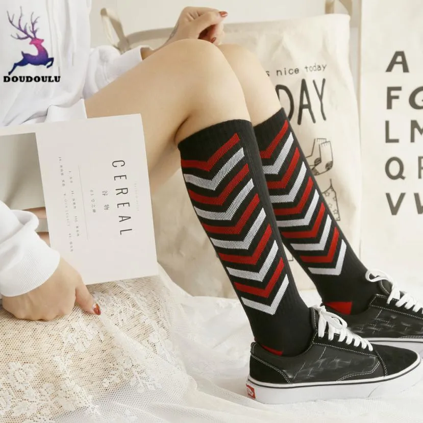 Doudoulu/Женские повседневные носки с принтом стрелы, милые носки унисекс для девочек, хлопковые носки, носки с отпечатками ступней, calcetines mujer algodon# WMWS