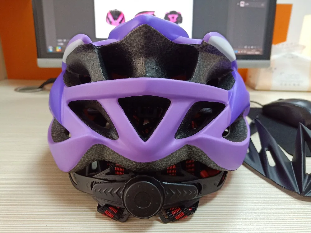 HOT Men Women Bicycle Helmets MTB Mountain Road Bike Helmet Integrally Molded Cycling Helmets Ski Helmet Capacete Da Bicicleta