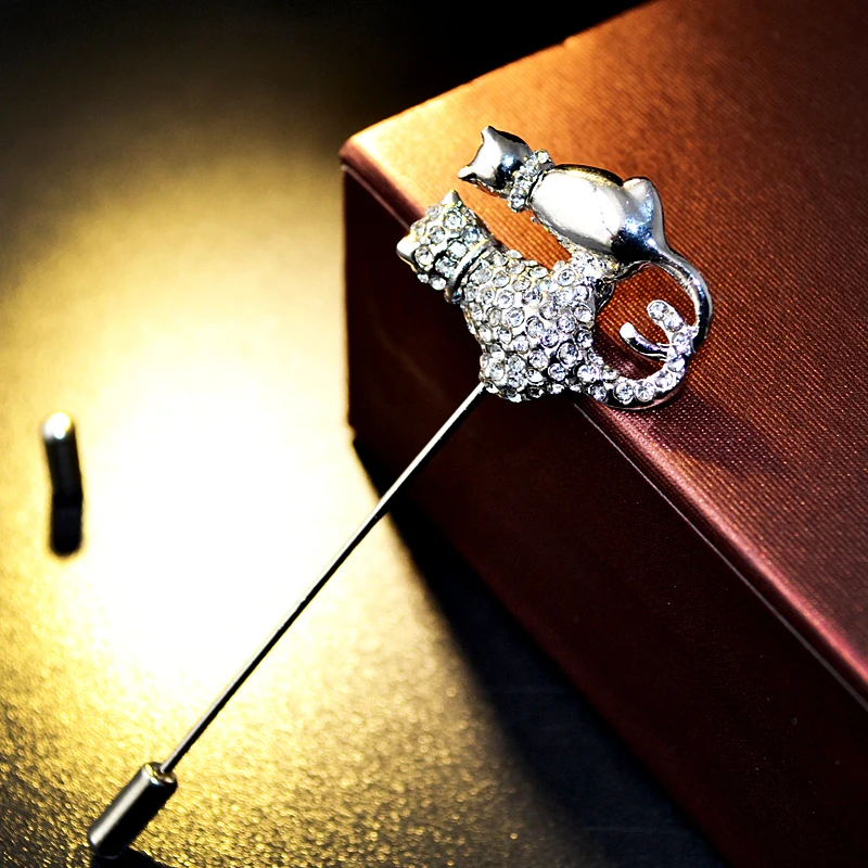 Achat Broche avec strass et mots en gros