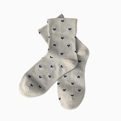 Высококачественные хлопковые женские носки с принтом в форме сердца, Осенние новые модные милые женские носки с принтом, хорошее качество, милые черные носки с сердечками - Цвет: grey