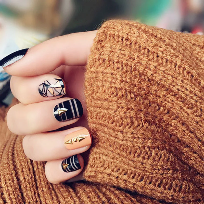 Fashion Geometric lines 24pcs set 3D rivets decorative short paragraph False Nail Short size square head