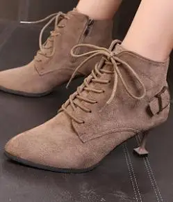 

2018 new small ankle boots plus velvet lace with cat and women's boots was thin with high heels.