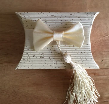 10-8-3cm-Butterfly-knot-tassel-corrugated-paper-gift-packaging-pillow-box-candy-wedding-holiday-childen.jpg_640x640