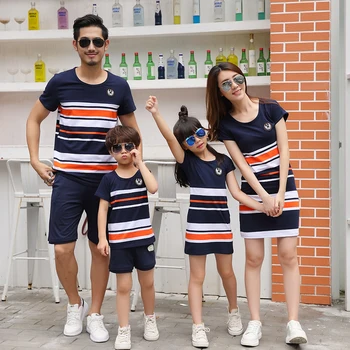 

Family Matching Outfits 2019 Summer Fashion Striped T-shirt Outfits Mother And Daughter Dresses And Father Son Girl Family Look