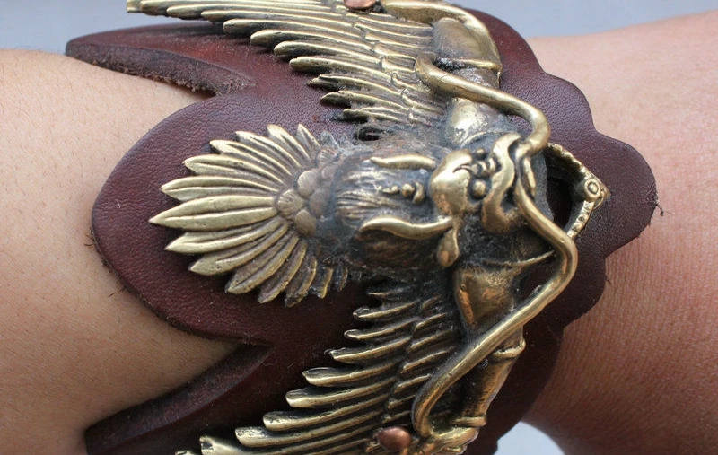 

Old Tibetan Buddhism Bronze Dapeng Winged Garuda Bird Buddha Wristband Jewelry