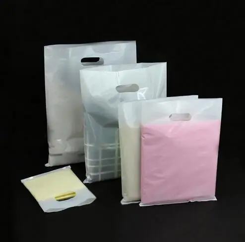 Wholesale Custom printed logo white plastic gift bags with handle packaging bag lot carrier for shopping | Дом и сад