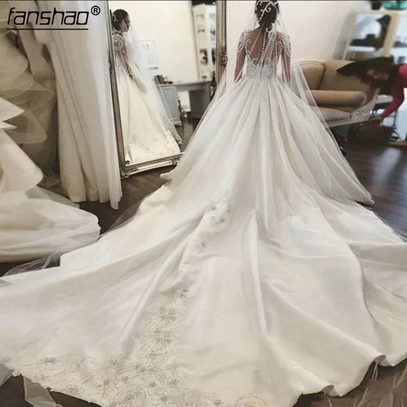 

Elegant Satin Wedding Dresses 2019 Dubai Bridal Gowns With Cathedral Train Appliques Button Robe De Mariee