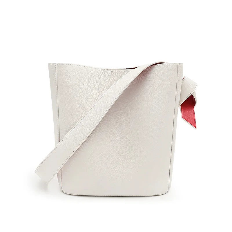 

The first layer of leather handbags new hit color large capacity bucket bag letter bag shoulder diagonal package