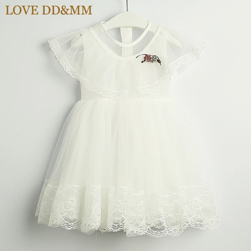 Платья для девочек с надписью «LOVE DD& MM» г. Новая летняя детская одежда модное милое Сетчатое платье с вышитыми цветами и брошью для девочек
