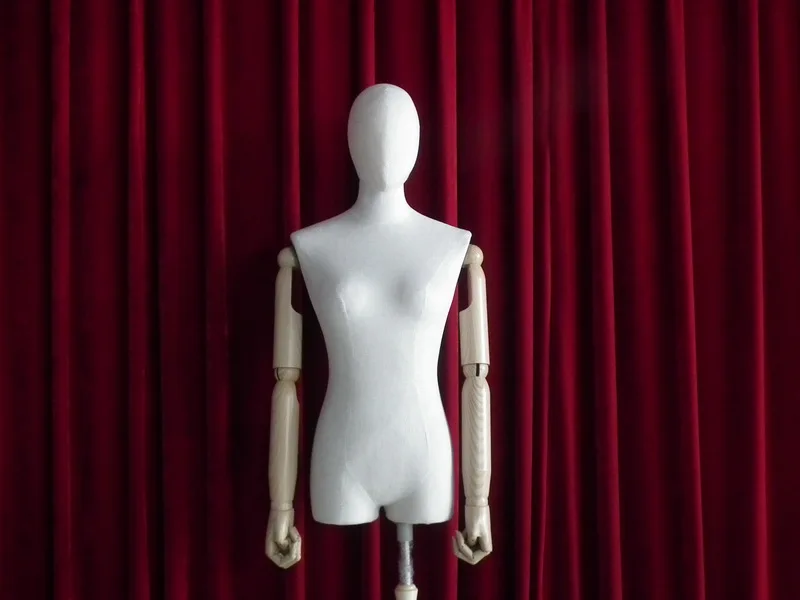 

The Environmental protection materials, FRP WRAPPED LINEN torso mannequins with egg head for showcase