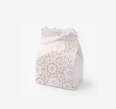 50 шт./компл. цветок свадебное коробка лазерная резка Бумага конфеты Коробки выдалбливают подарочной сумке; Свадебная обувь Baby Shower вечерние пользу - Цвет: White