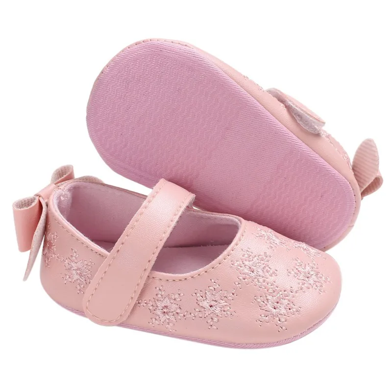 Модная обувь принцессы для маленьких девочек новорожденных малышей лук из искусственной кожи вышивка цветок первые ходунки Prewalkers
