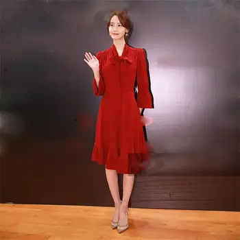 

Women Runway Dress 2019 High Quality Bow V-Neck Long Sleeve Ruffles Knee Length Red Dresses Casual Dress NP0220J