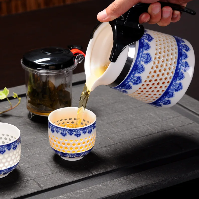 

3Pcs Sets Handmade Honeycomb Ceramic Kung Fu Set Tea Pot Teacup Blue and White China Convenient Teapot Tea Infuser Coffee Kettle