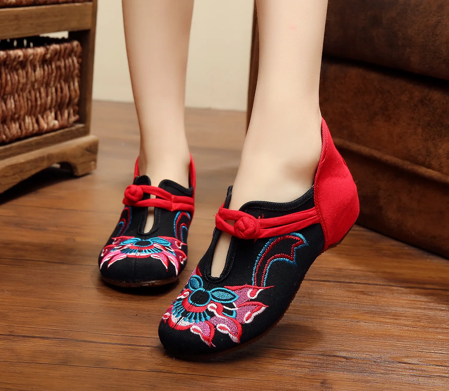 Black Red Women Shoes Old Beijing Mary Jane Flats With Casual Shoes 