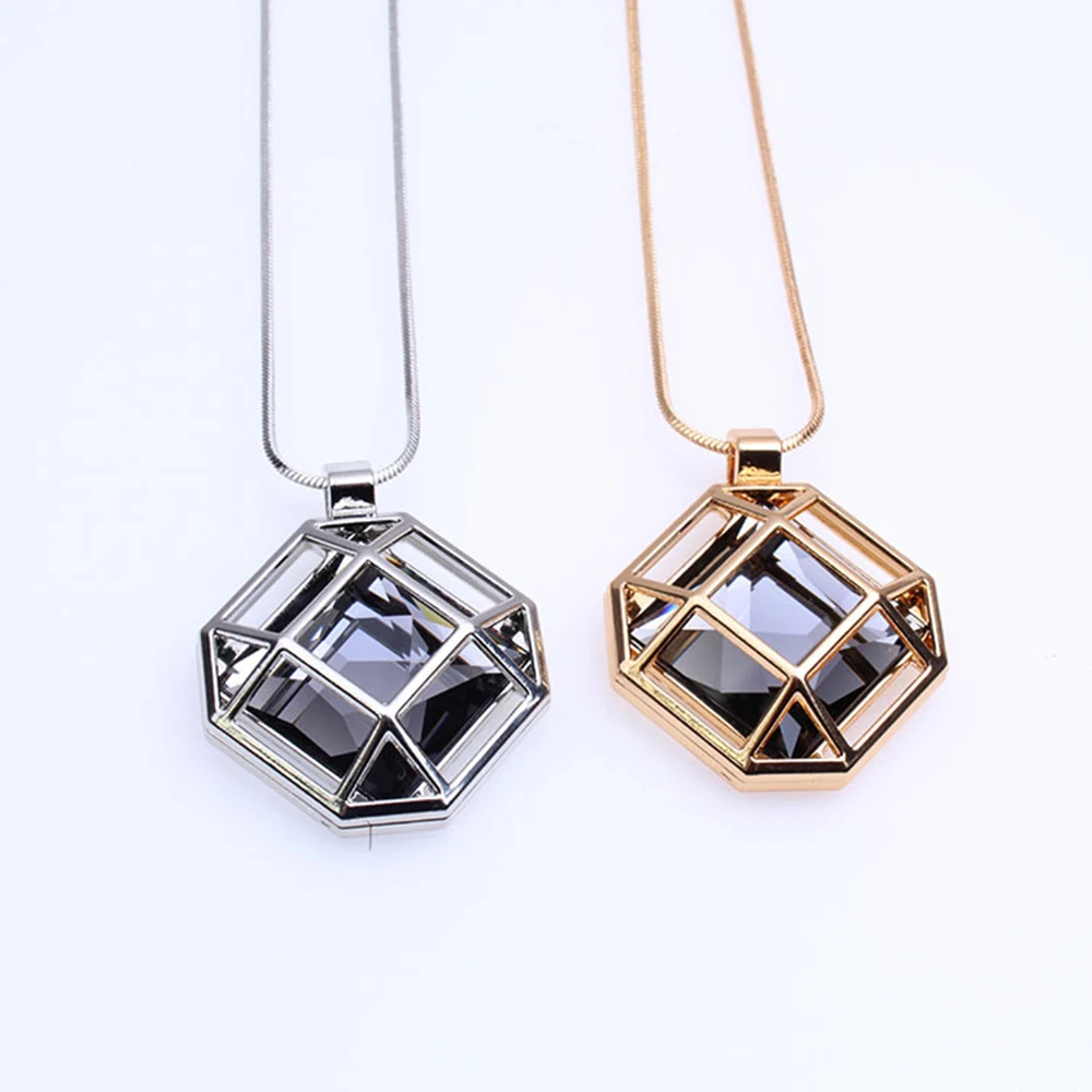 

Octagon Shape Cage Small Pendant Geometry Rhinestone Inside Fashion Pendant Long Chain Necklace Sweater Chain Women Jewelry 2019