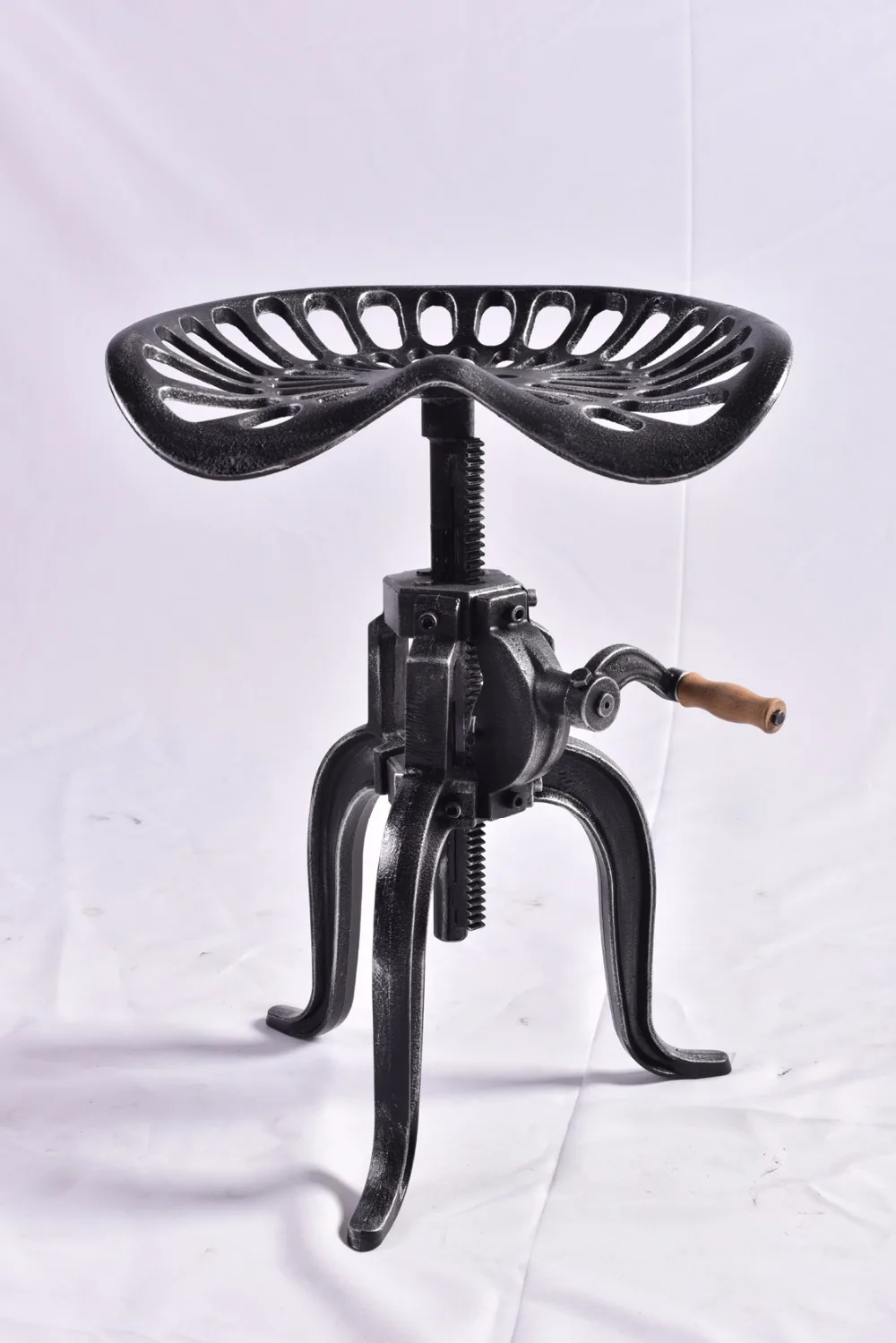 Antique Industrial Farmhouse Bar Stool DIY Crank Handle Cafe Chair Swivel Height Adjustable Three-legged Bar Chair Antique Industrial Farmhouse Bar Stool DIY Crank Handle Cafe Chair Swivel Height Adjustable Three-legged Bar Chair