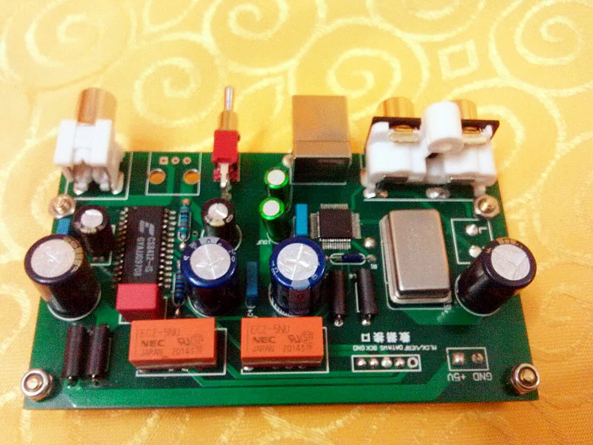 Receiver Board for USB Decoding Optical Fiber Coaxial Three-input to I2S Format Output to Decoder