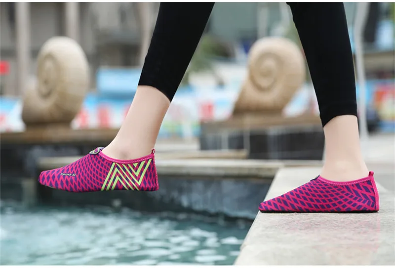 Спортивные товары кроссовки