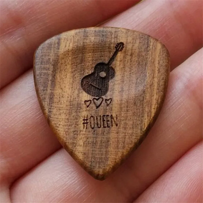 

Heart Queen Engraved Custom Guitar Picks Wood 2.5mm Heart-shaped Personalised Guitar Accessories Dropshipping Customized Gift