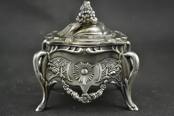 

Free shipping 8.9 cm * /China to collect old Tibet silver jewellery box carved flowers by hand Decoration Crafts.
