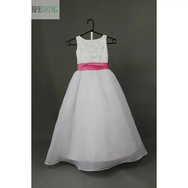 white tulle girls dress