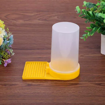 

HOT Beekeeping Beehive Water Feeder Bee Drinking Nest Entrance Beekeeper Cup Tool Kit NDS66