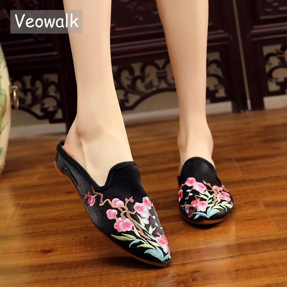 US $10.73 Veowalk Chinese Embroidered Women Silk Cotton Close Pointed Toe Mules Slippers Summer Autumn Vintage Ladies Slip On Flat Shoes