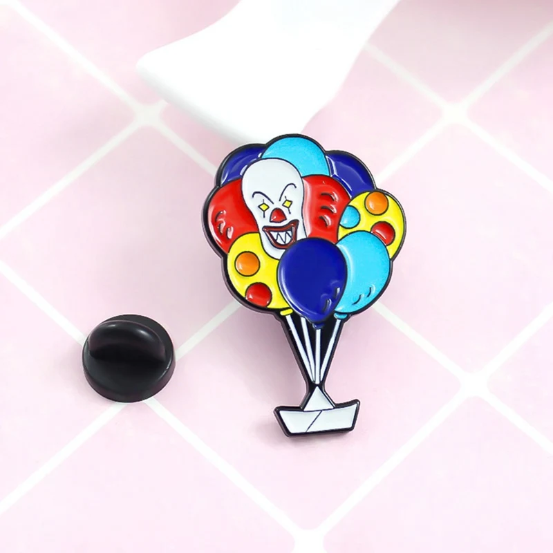 

Personality New Playful Circus Horror Clown Balloon Brooch Rainbow Color Balloon Clown Pin Needle Backpack Leather Badge