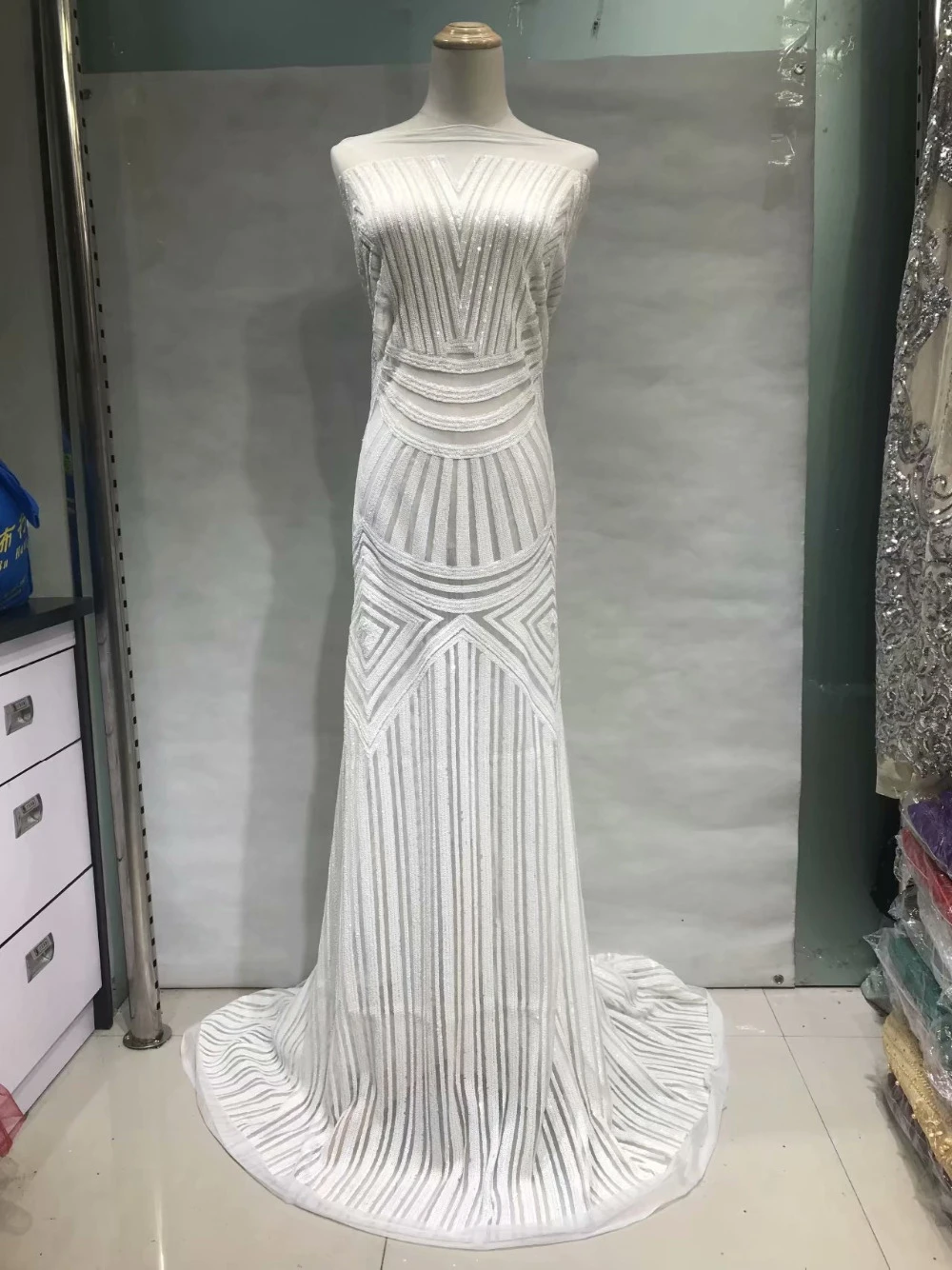 

2018 Latest French Nigerian Laces Fabrics High Quality Tulle African Laces Fabric Wedding African French Tulle Lace Sequins