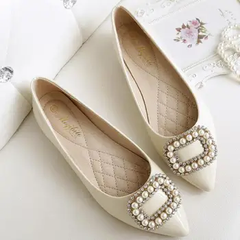 

Women Rhinestone Flat Shoes Patent Leather Brand Flats Slip On Ladies Fashion Ballet Shoes Zapatos Muj Lazy Flats Plus Size 43