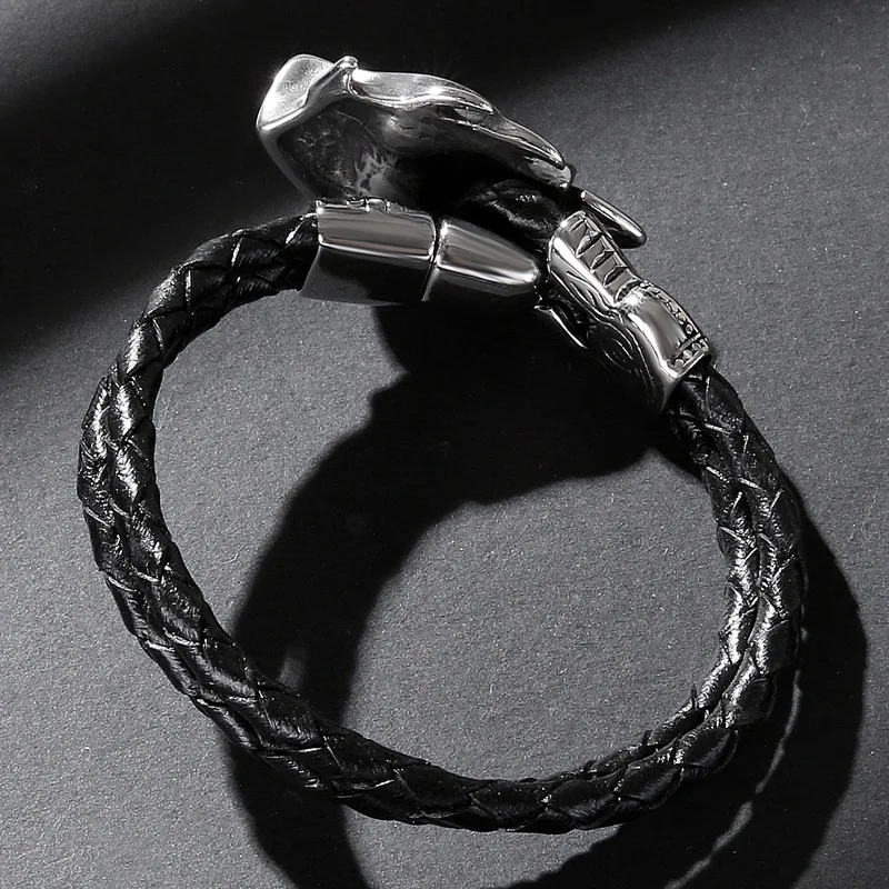 4685884926_1887647444