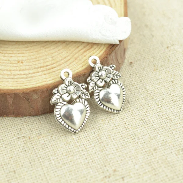 

High quality 30 pcs metal antique silver Plated love Heart charms for DIY jewelry making 18*11mm 2410