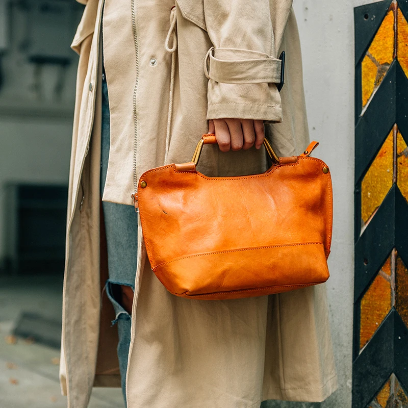 AETOO Retro literary handbag leather bag single shoulder oblique cross Baotou layer cowhide female bag