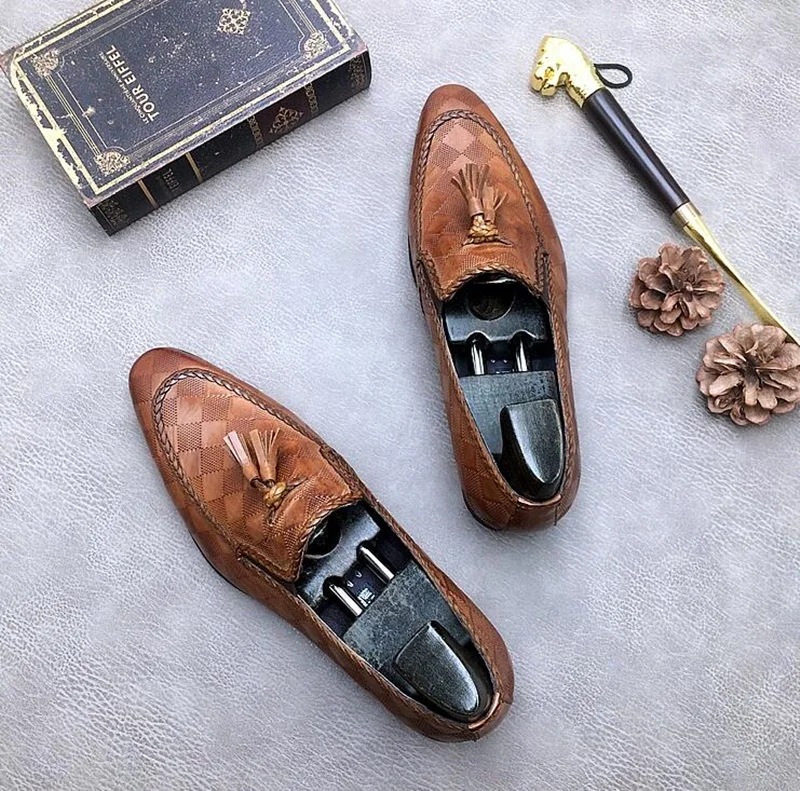 OMDE/Лидер продаж; мужские лоферы из натуральной кожи с тиснением и кисточками в британском стиле; Мужские модельные туфли без застежки; Повседневная Деловая обувь