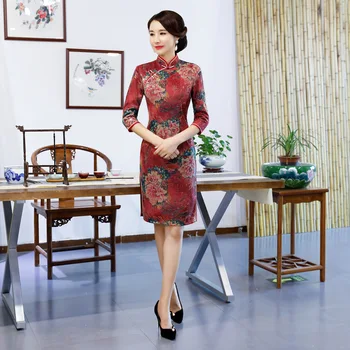 

New Floral Sexy Split Qipao Elegant Velvet Autumn Lady Cheongsam Vintage Women Mandarin Collar Chinese Style Dress Oversize 3XL