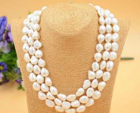 

1002 WHITE BAROQUE freshwater cultured pearl necklace