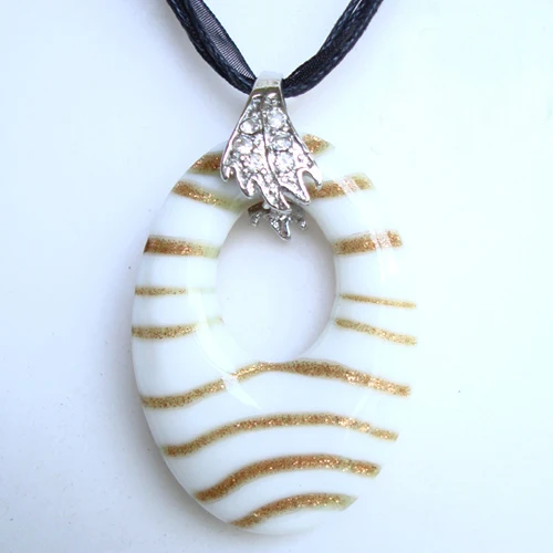 

RED SNAKE Murano Glass Pearl White Oval Pendant Necklace