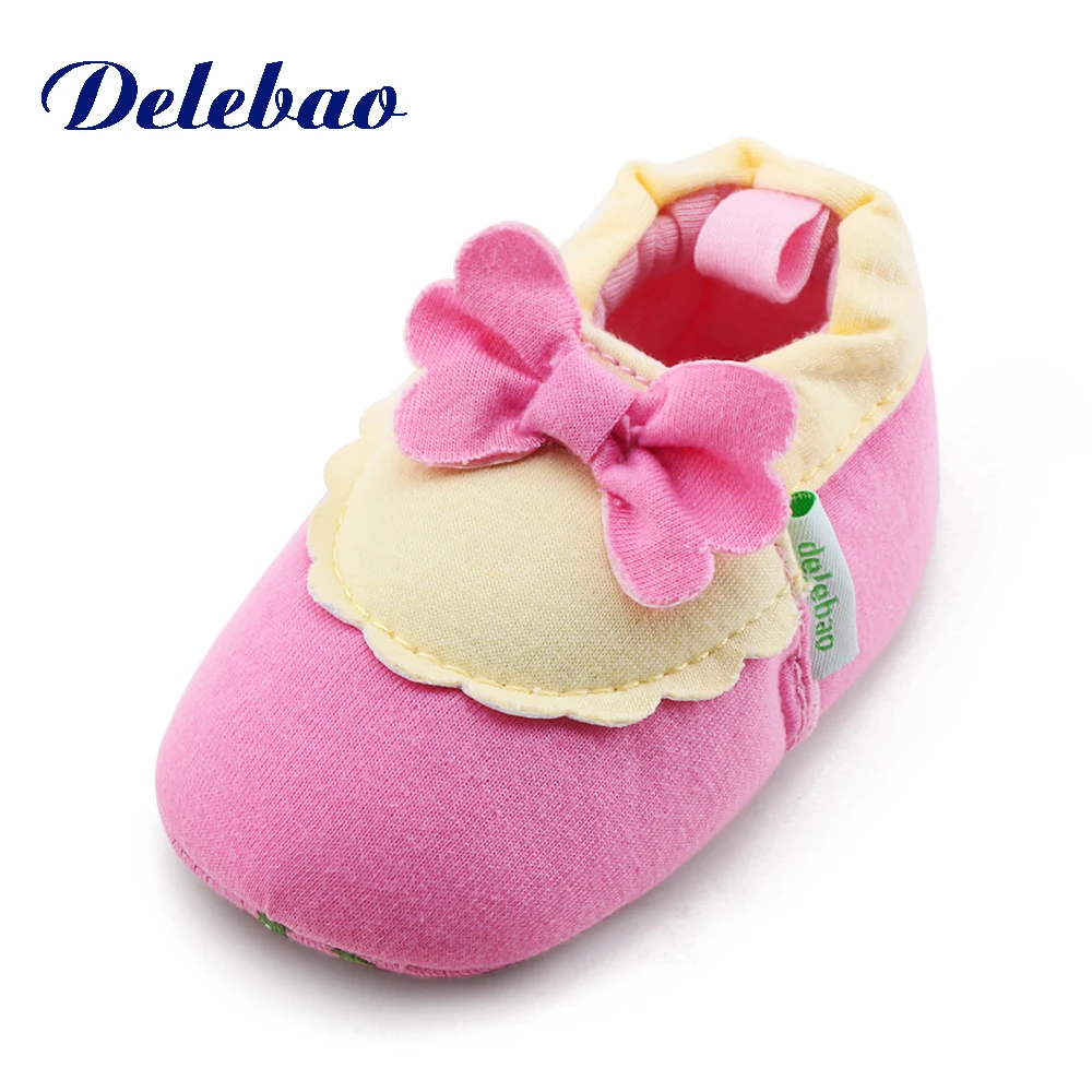 Delebao Imitation Leather Lace Up Newborn Baby Shoes Spring/Autumn
