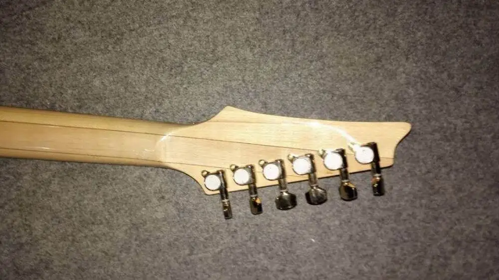 Wholesale custom Electric Guitar New Arrival STR Electric GuitarMade Of Solid Wood In Natural151105-1218
