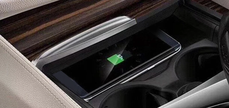 Телефония с возможностью беспроводной зарядки bmw