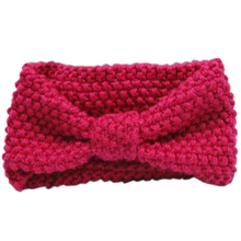 Вязаная повязка на голову с цветком и бантом(розово-красный