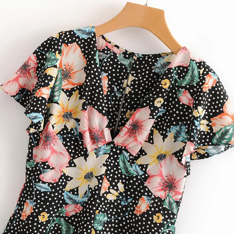 خمر شيك الزهور طباعة جيوب Playsuits النساء 2019 الأزياء V الرقبة الخلفي سستة السيدات قصيرة حللا عارضة ارتداءها فام خمر شيك الزهور طباعة جيوب Playsuits النساء 2019 الأزياء V الرقبة الخلفي سستة السيدات قصيرة حللا عارضة ارتداءها فام